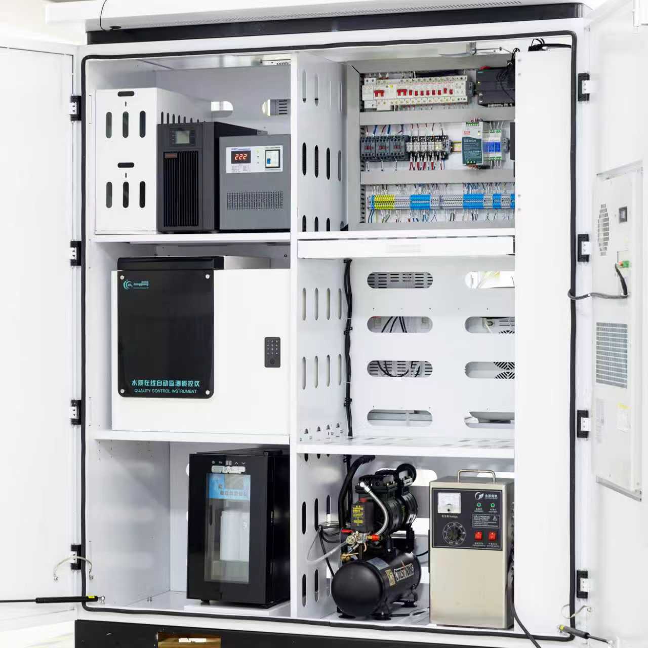 Station de surveillance automatique ext&eacute;rieure de la qualit&eacute; de l’eau &agrave; petite &eacute;chelle