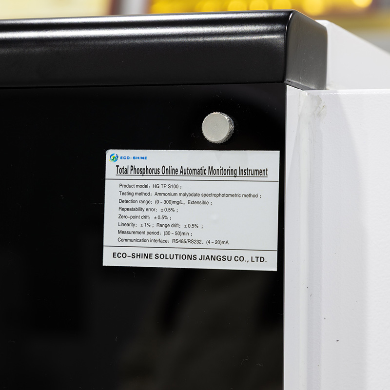 Instrument de surveillance automatique en ligne de la qualit&eacute; totale de l'eau au phosphore